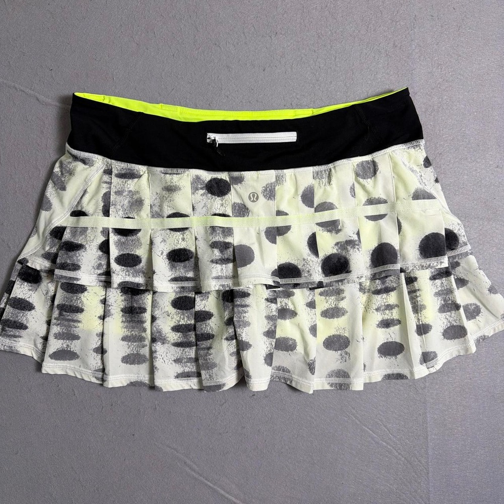 Lululemon Vintage Polka Dot Ruffle Back Mini Skort Black White Neon Green 10